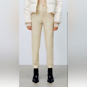Faux leather Mom fit Pants in Ecru